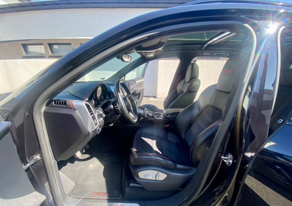 Porsche Cayenne cena 215200 przebieg: 166000, rok produkcji 2015 z Łódź małe 781